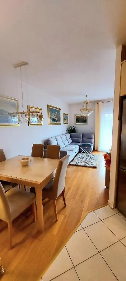 טרוגיר Apartment Vanja 0*,